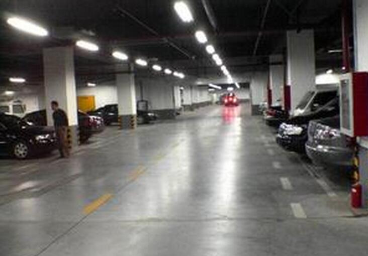 西安停車場(chǎng)設(shè)備金屬耐磨地坪適